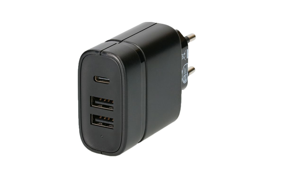 USB Charger 2xUSB/A and 1xUSB/C Totally 15 W