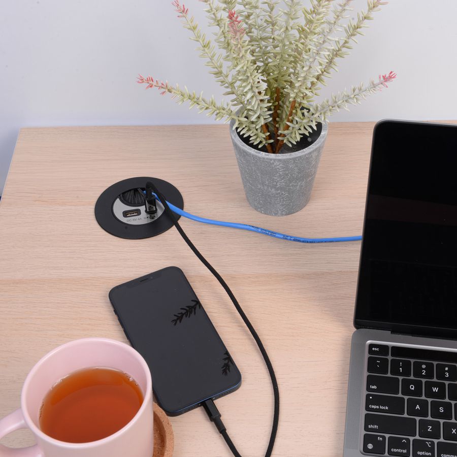 passacavi con USB-A e USB-C Charger nero argento