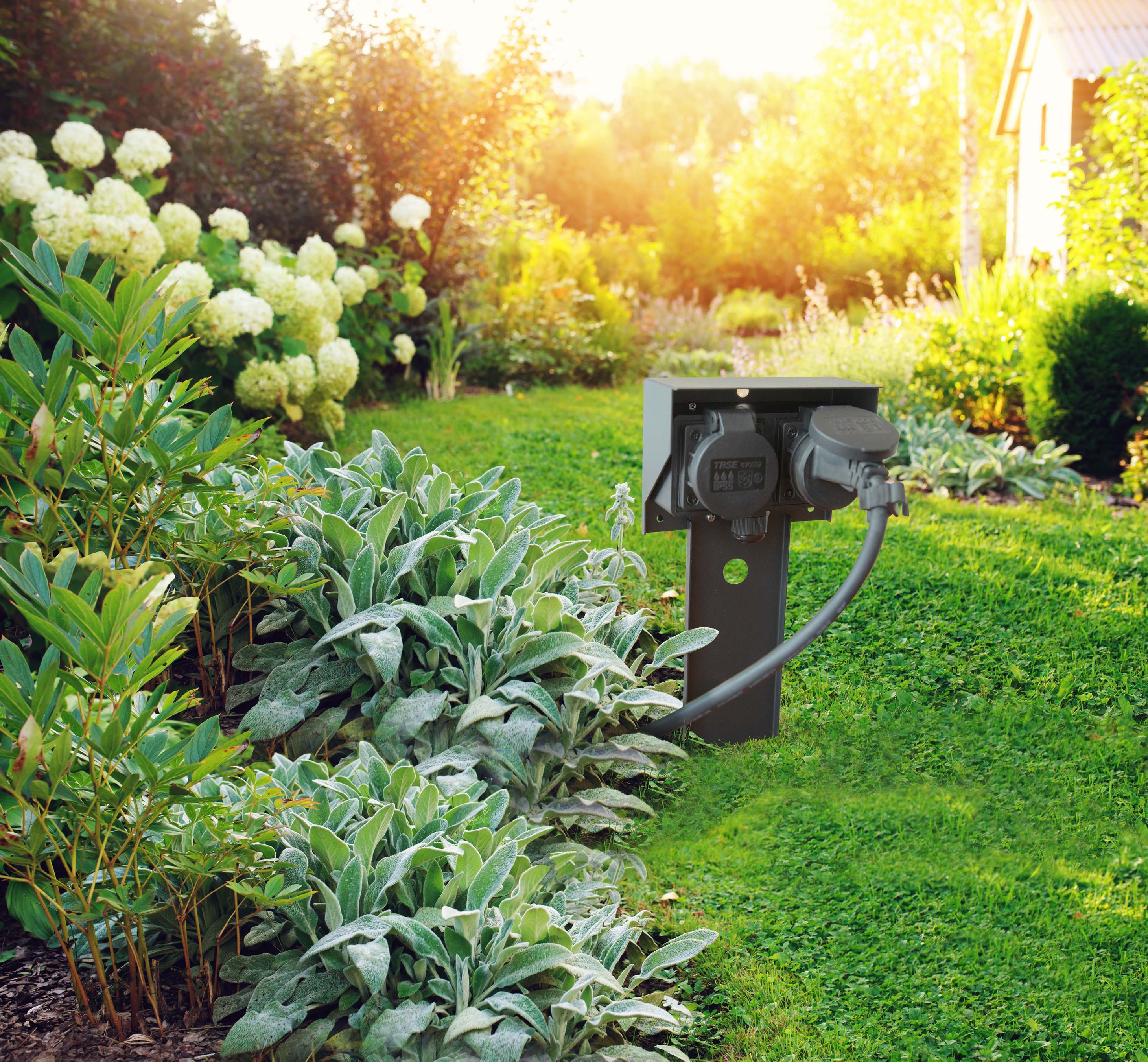 prises de jardin 2x type 13 IP55 avec pique amovible noir
