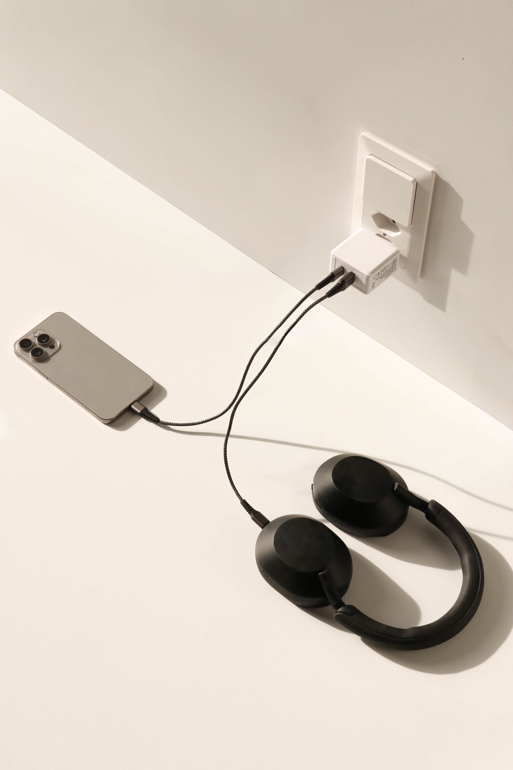 USB Schnellladeadapter 1x USB-C PD 1x USB-A 45W weiss