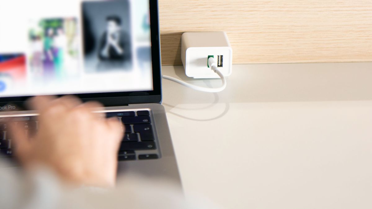 LIBERTY unità di presa di corrente Piccolo +USB-A/C 12/60W bianco