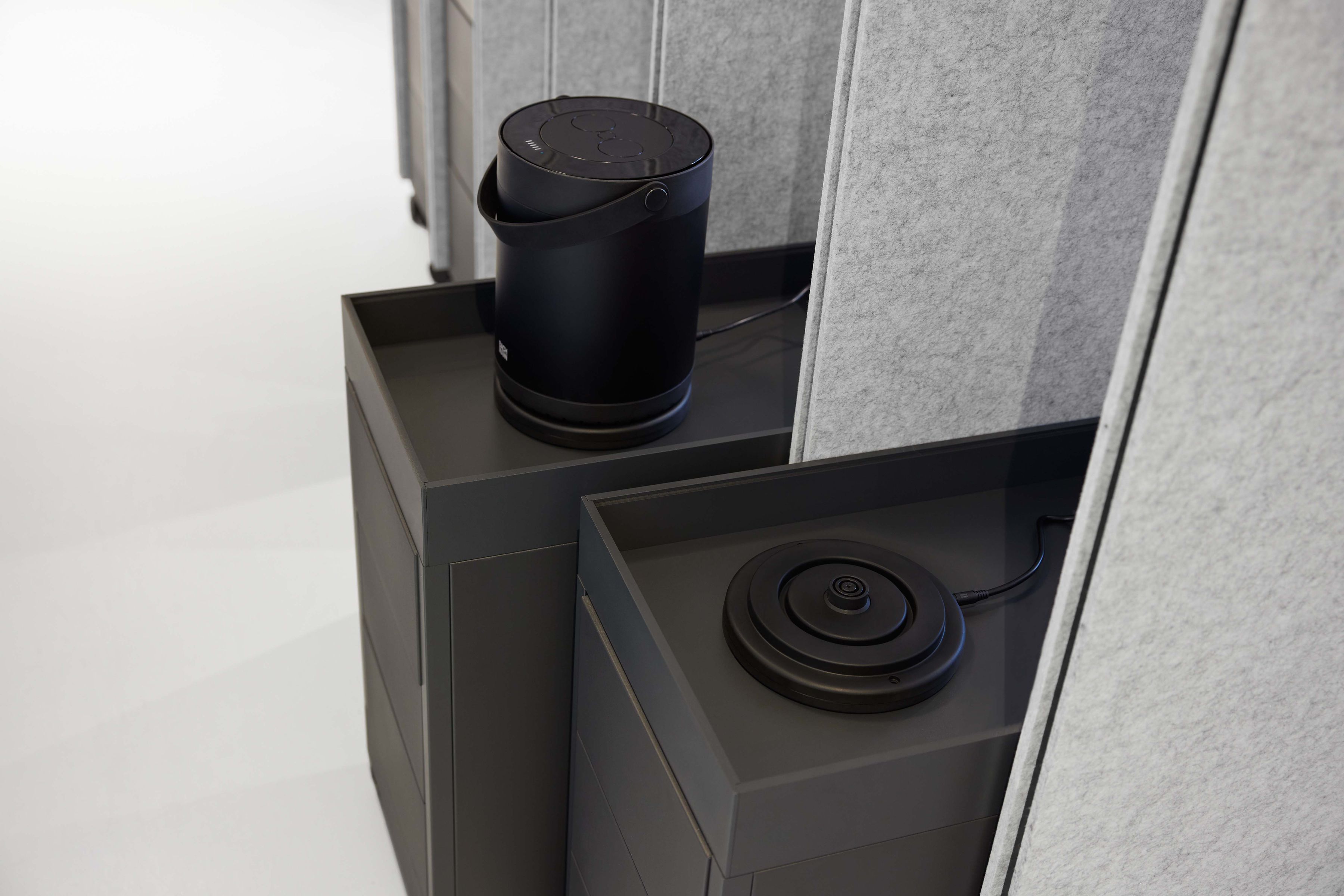 MOV:E Power Unit 4x USB-A Charger 4x USB-C Charger schwarz