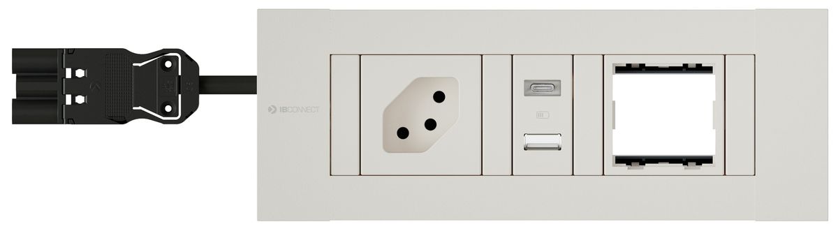 INTRO2.0 Steckdoseneinheit weiss 1x Typ 13 1x USB-A/C 1x Leer