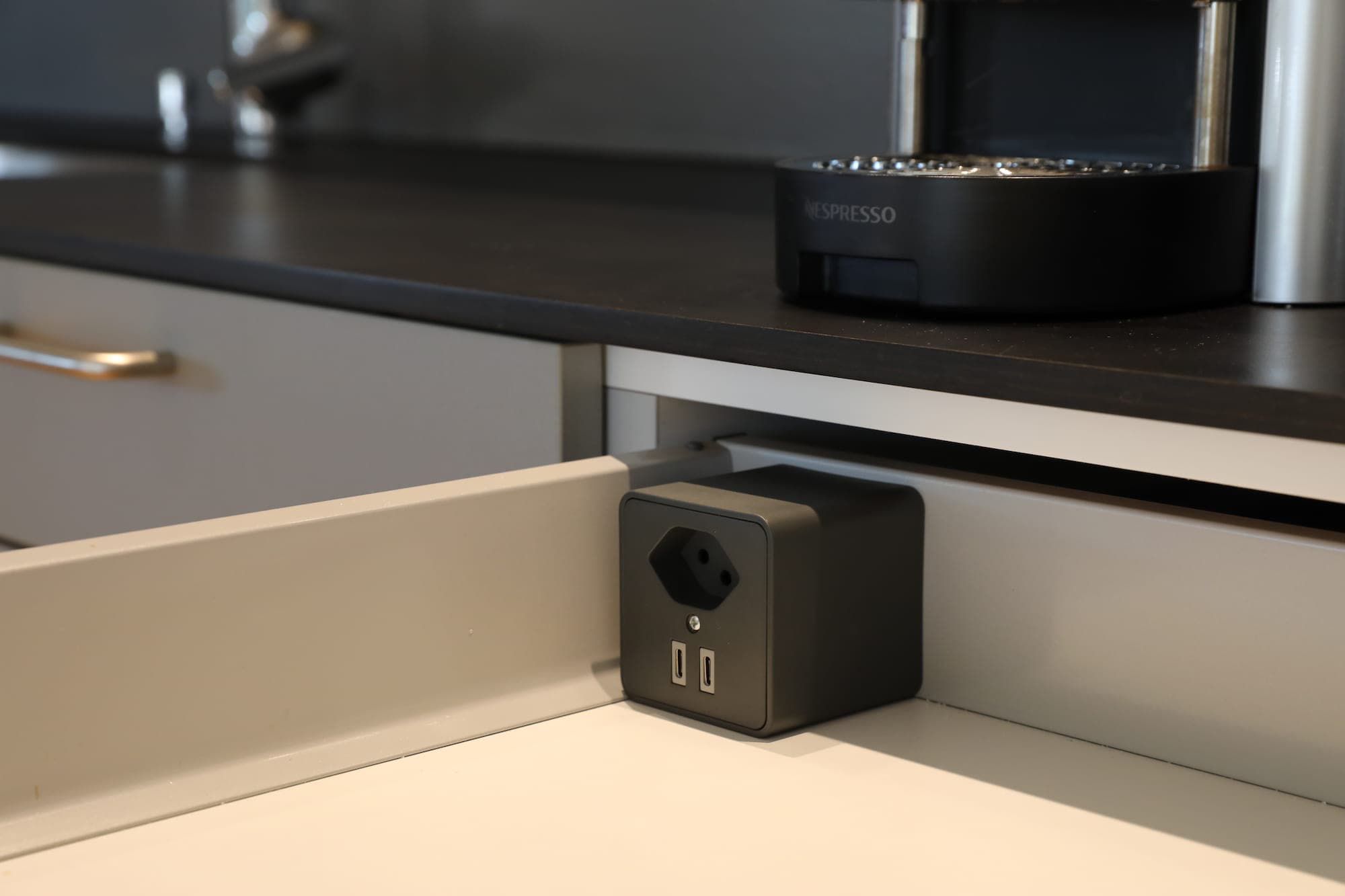 presa aggiuntiva 1x tipo USB C+C 13 compatta bianco