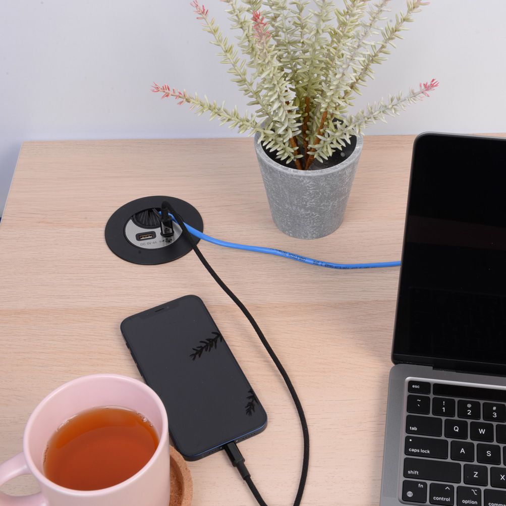 passacavi con USB-A e USB-C Charger nero argento