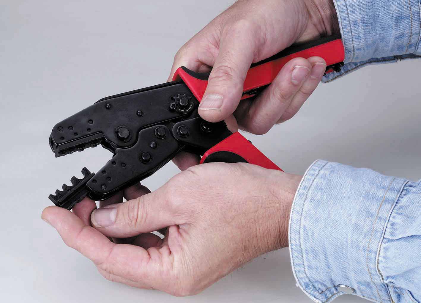 Presszangensystem Click´n´Crimp Elektrotechnik