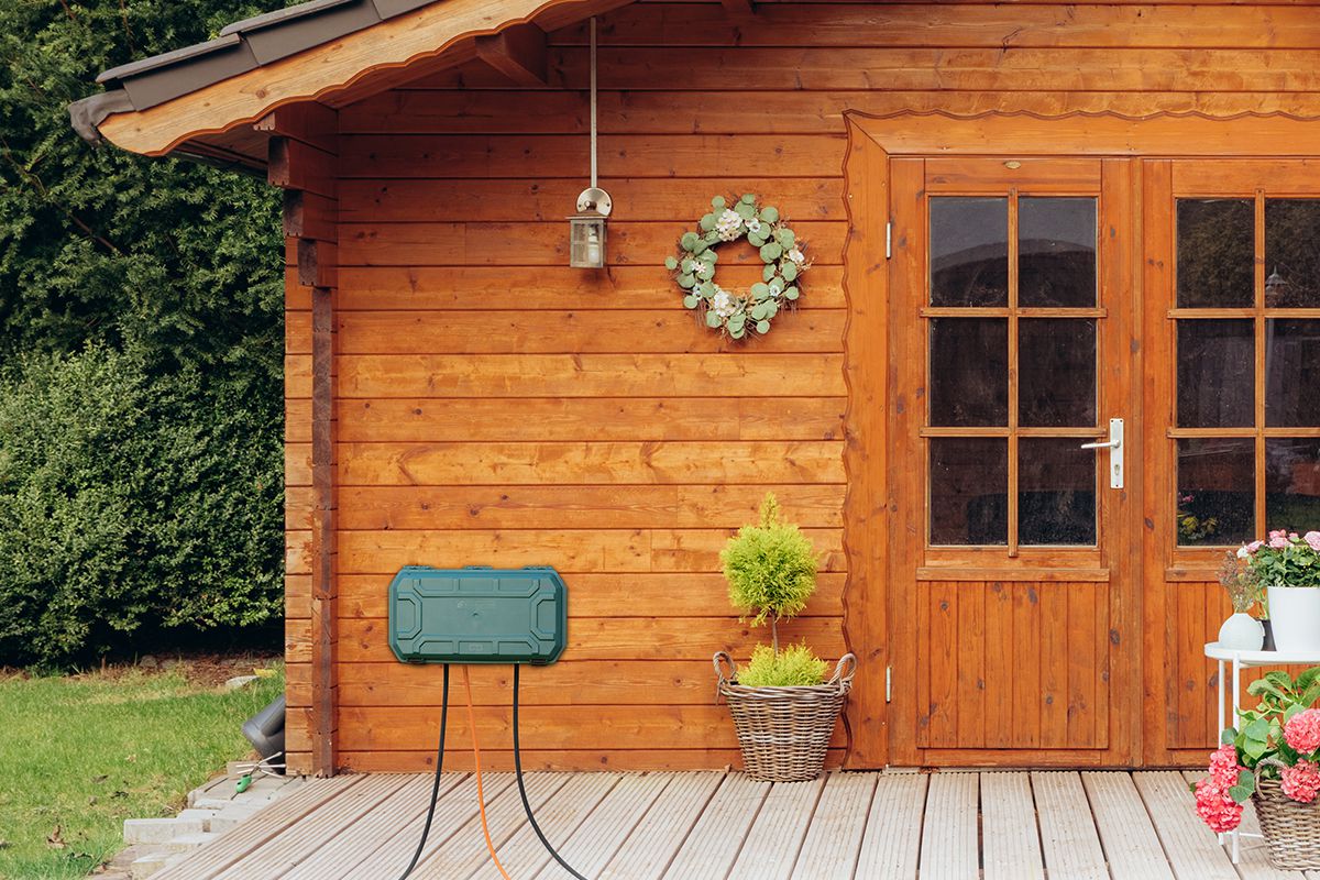 Outdoor SET SAFETY BOX M mit Steckdosenleiste